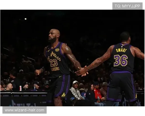 湖人轻取奇才詹姆斯三双里夫斯闪耀 湖人轻取奇才詹姆斯三双里夫斯闪耀